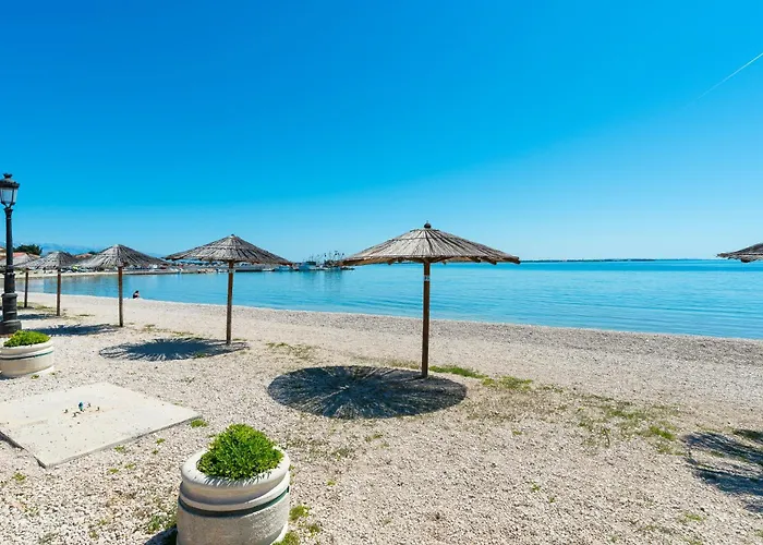 Secluded - 23773 Apartment