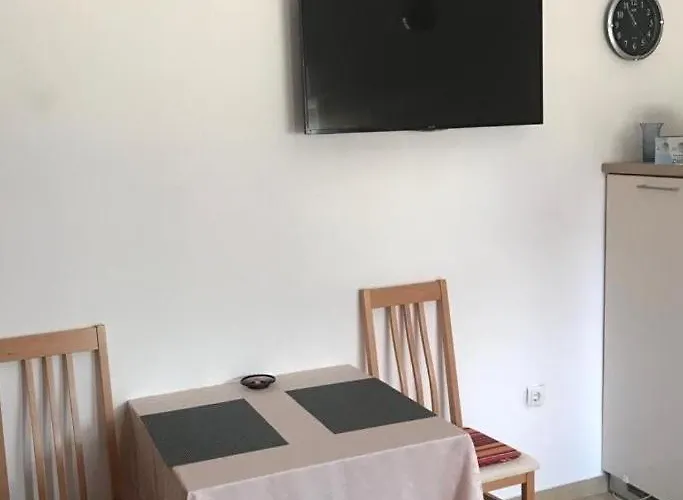 Secluded - 23773 Apartment Vir